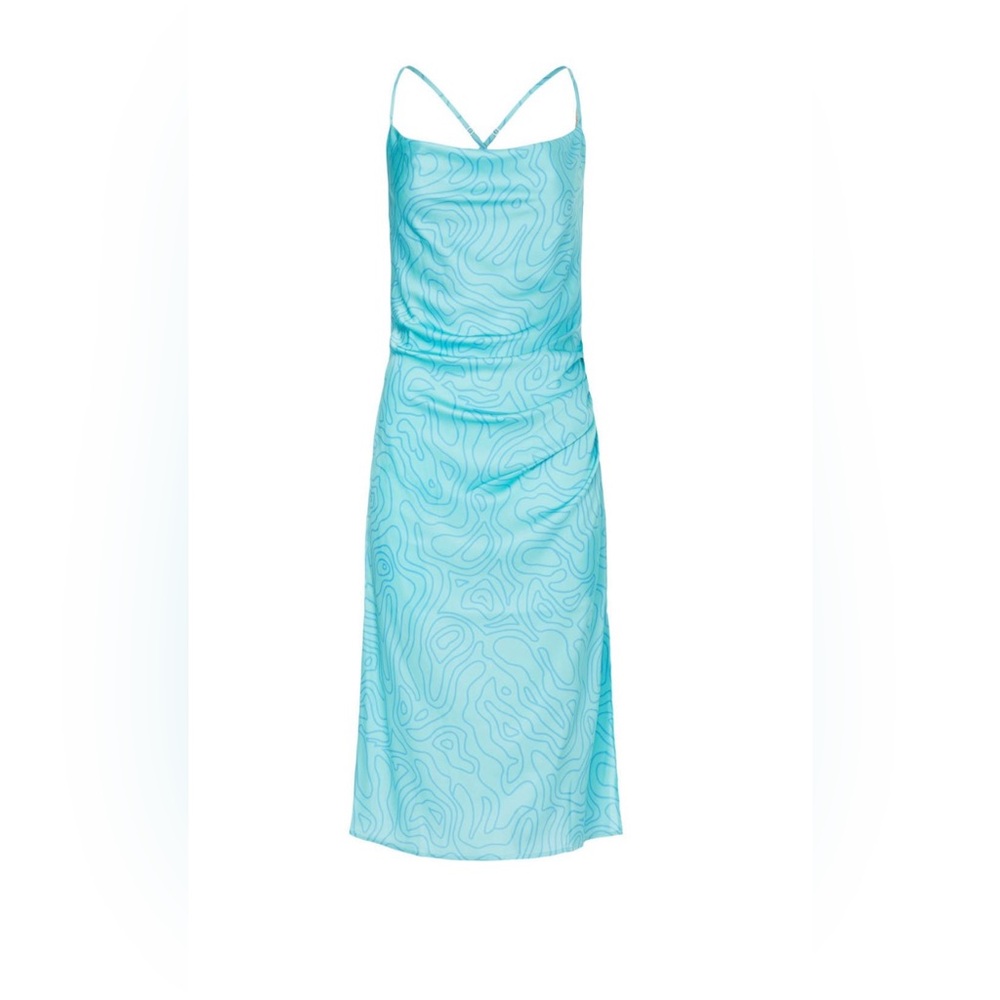 Slate & Willow
Aqua Slip Dress
Size XS
$140 Original Retail*